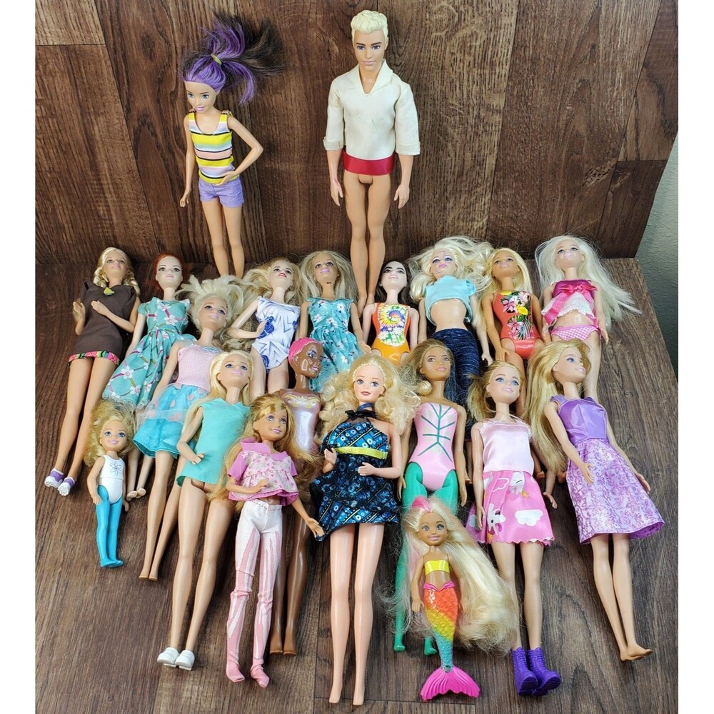 Barbie Fashion Dolls Lot of 20 Dolls with Outfits